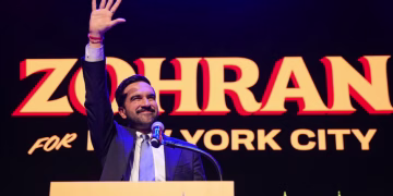 সিটি মেয়র: ক্ষমতায় বসেই বদলে গেছেন মামদানি