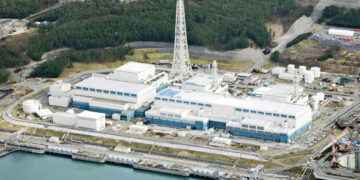 চালু হওয়ার এক দিন পরেই অচল বিশ্বের বৃহত্তম পরমাণু বিদ্যুৎকেন্দ্র