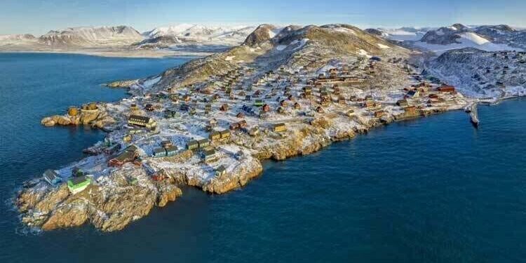 গ্রিনল্যান্ড দখলে সামরিক পদক্ষেপের ইঙ্গিত যুক্তরাষ্ট্রের