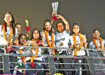 দেশে ফিরল সাফ ফুটসাল জয়ী নারী দল