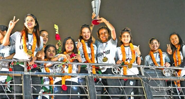 দেশে ফিরল সাফ ফুটসাল জয়ী নারী দল