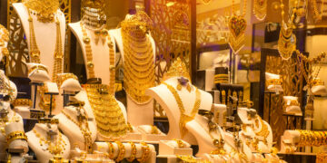 ইতিহাসে স্বর্ণের দামে বড় লাফ, নতুন রেকর্ড