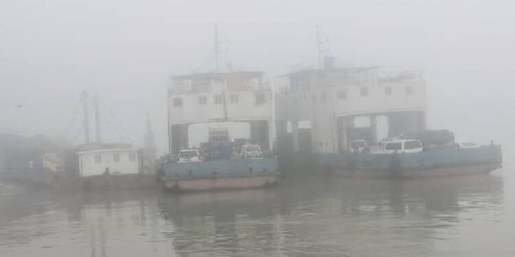 ঘন কুয়াশায় নৌযান চলাচল নিয়ে সতর্কবার্তা