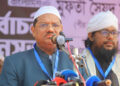 বেপর্দা মেয়েদের সঙ্গে সেলফি তোলেন জামায়াত আমির: চরমোনাই পীর