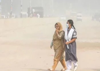 বায়ুদূষণে শীর্ষে দিল্লি, দ্বিতীয় ঢাকা