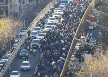 বিক্ষোভে উত্তাল ইরানে নিহত ২৪০০ : মার্কিন সংস্থা