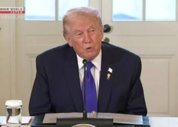 গ্রিনল্যান্ড দখলের বিরোধিতা করলেই শুল্ক আরোপের হুমকি ট্রাম্পের