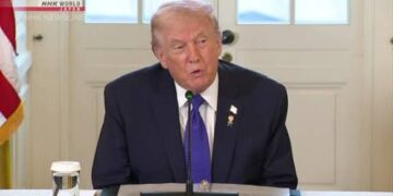 গ্রিনল্যান্ড দখলের বিরোধিতা করলেই শুল্ক আরোপের হুমকি ট্রাম্পের