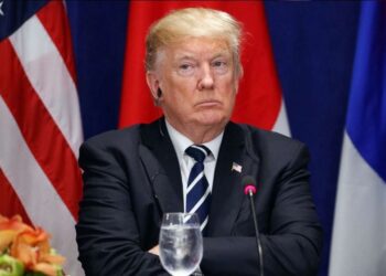 ইরানে ‘কঠোর’ পদক্ষেপ নেওয়ার হুঁশিয়ারি ট্রাম্পের