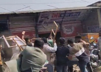 ফেসবুকে পোস্টকে কেন্দ্র করে বিএনপি-জামায়াত সংঘর্ষ: আহত ১২