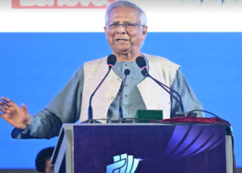 সরকারি কর্মকর্তাদের ৫ বছরের বেশি চাকরি করা উচিত না : প্রধান উপদেষ্টা