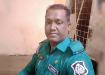পুলিশ ফাঁড়ির টয়লেটে ঝুলছিল কনস্টেবলের মরদেহ