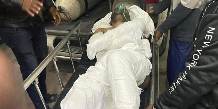 সাভারে এক বাড়িতে আগুন, জাবি শিক্ষার্থীসহ দগ্ধ ৪