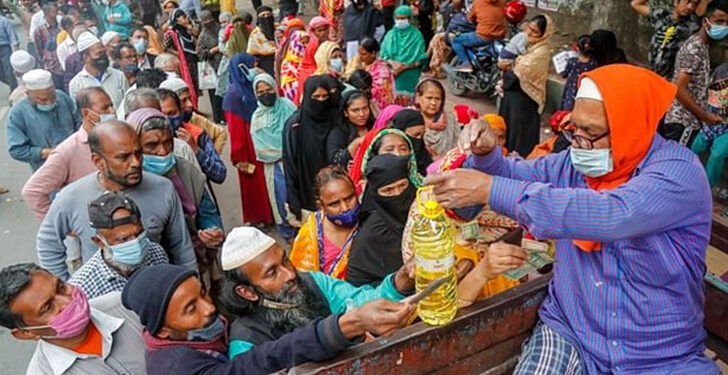 টিসিবির পণ্য কিনতে মানুষের লড়াই