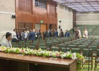 সংসদ ভবনে আসছেন বিএনপির এমপিরা