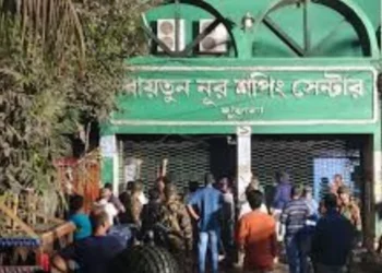 খুলনায় শপিং কমপ্লেক্সে আগুন