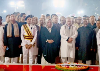 ভাষা শহীদদের প্রতি প্রধান বিচারপতির শ্রদ্ধা