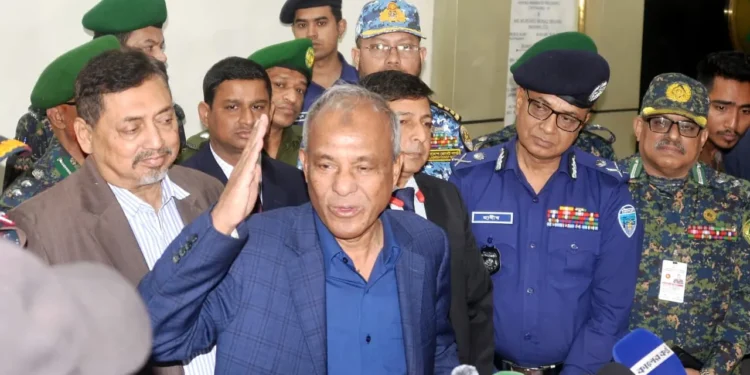 দেশের ১৮ কোটি লোকের আইনশৃঙ্খলা রক্ষা করা কঠিন: স্বরাষ্ট্র উপদেষ্টা