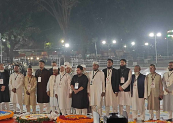 ভাষা শহীদদের শ্রদ্ধা জানালেন ১১ দলীয় জোট