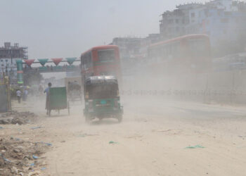 খুব অস্বাস্থ্যকর বাতাস দূষিত শহর ঢাকা