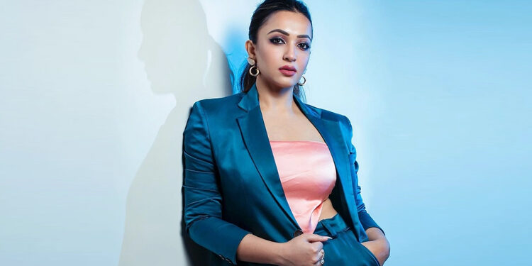 গোয়েন্দা সিনেমার গল্পে কৌশানী