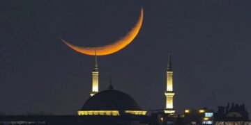 চাঁদ দেখা গেছে, সৌদিতে রোজা শুরু বুধবার