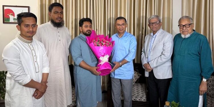 এনসিপি আহ্বায়ক নাহিদ ইসলামের বাসায় তারেক রহমান