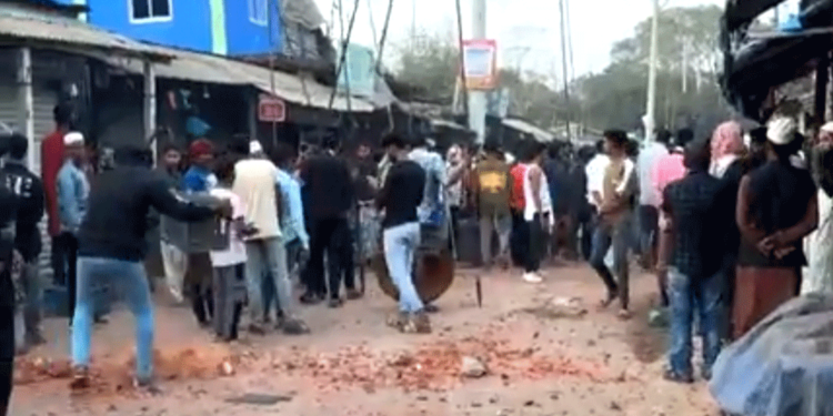 ফরিদপুরে দুই পক্ষের সংঘর্ষে আহত ৩০