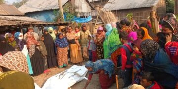 নাটোরে কৃষকের বাড়িতে আগুন, প্রাণ গেল মা ও শিশুর