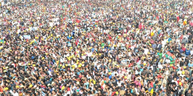 জনগণের সমর্থনে বিএনপি সরকার গঠন হলে দেশকে পুনর্গঠন কবো: তারেক রহমান