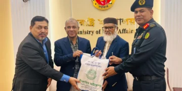 ১৩ হাজার ধর্মীয় বই দিলেন কারাগারে ধর্ম উপদেষ্টা