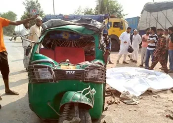 কুষ্টিয়ায় অটোরিকশা-ট্রাক সংঘর্ষে নিহত ৫