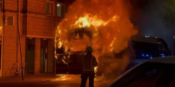 কেরানীগঞ্জে মধ্যরাতে যাত্রীবাহী বাসে আগুন