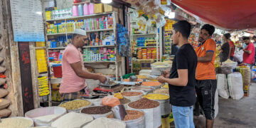 রমজানে বাজার নিয়ে দুশ্চিন্তায় ক্রেতারা