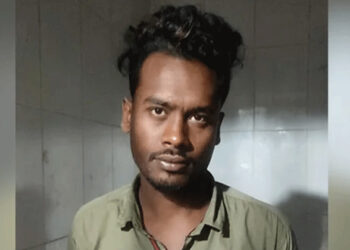 সেলুন থেকে টেনে নিয়ে যুবককে গুলি করে হত্যা