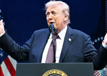 ইরানের ভয়ে আলোচনার টেবিলে ট্রাম্প?