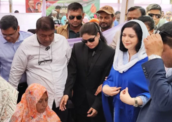 কড়াইল বস্তিতে ফ্রি ওষুধ বিতরণ করলেন ডা. জুবাইদা রহমান