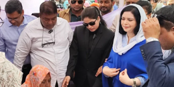 কড়াইল বস্তিতে ফ্রি ওষুধ বিতরণ করলেন ডা. জুবাইদা রহমান