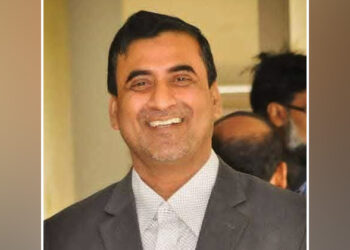 পৌরসভার সাবেক মেয়র রফিকুল আলম গ্রেপ্তার