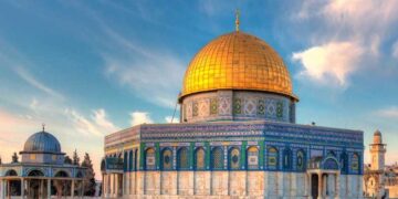 আল-আকসায় জুমার নামাজে নিষেধাজ্ঞা দিল ইসরায়েল