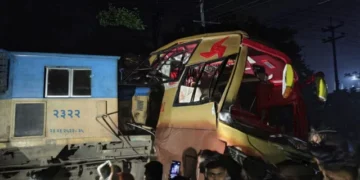 মধ্যরাতে কুমিল্লায় বাসে ট্রেনের ধাক্কা নিহত ১২