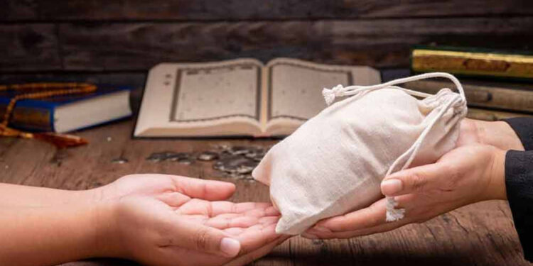 দরিদ্রের ঘরে আনন্দ বয়ে আনে ফিতরা