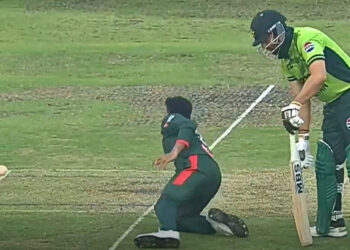 বিতর্কিত রান আউটে মিরাজের ভুল দেখেন না মুশতাক