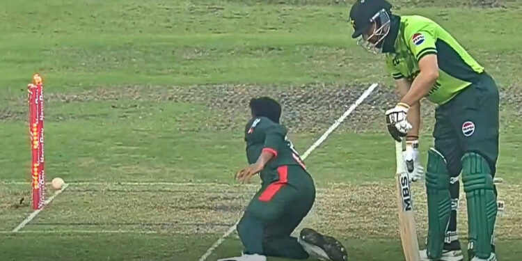 বিতর্কিত রান আউটে মিরাজের ভুল দেখেন না মুশতাক
