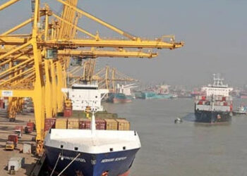 চট্টগ্রামে পৌঁছেছে জ্বালানিবাহী আট জাহাজ