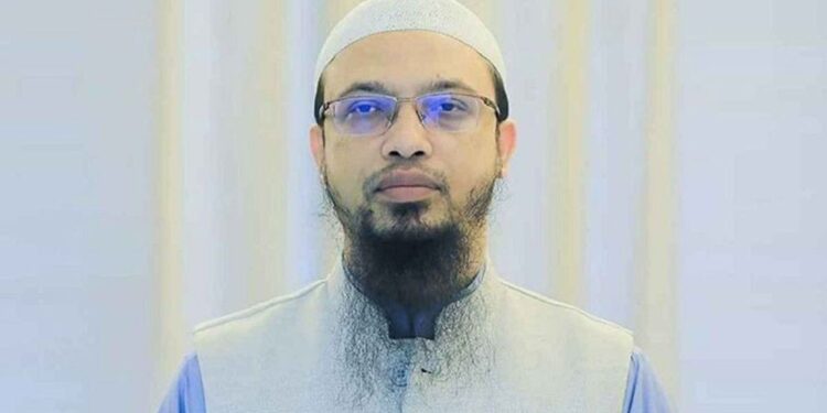 তেল সংকটে আতঙ্ক নয়, দায়িত্বশীল হোন: শায়খ আহমাদুল্লাহ