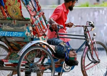 সংসদের আমন্ত্রণ পেলেন রিকশাচালক নূর মোহাম্মদ