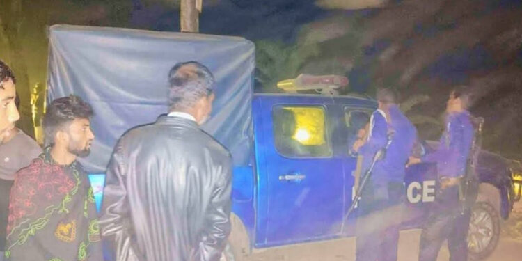 গাজীপুরে পুলিশের কাছ থেকে আসামি ছিনতাই