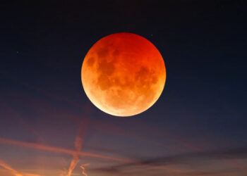 বছরের প্রথম পূর্ণগ্রাস চন্দ্রগ্রহণ আজ