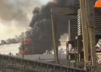 যুক্তরাষ্ট্রে তেল শোধনাগারে ভয়াবহ বিস্ফোরণ